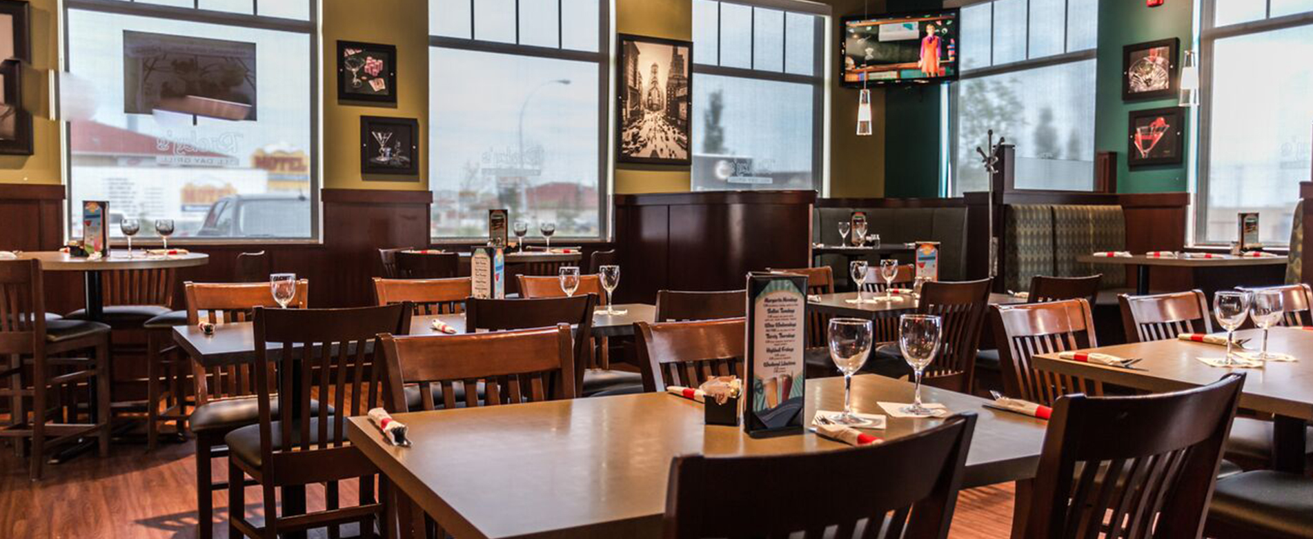 Hotels in Saskatoon with on site lounge